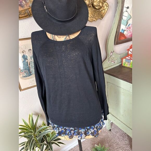 Elle Linen Blend Black Sweater With Blue Floral Ruffle Hem sz XL - Picture 6 of 7